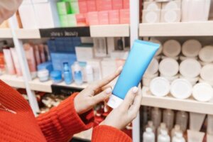 The Differences Between Body Cream and Body Lotion: What Are They For?