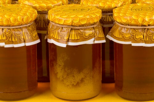 Crystallized Honey: How to Restore Its Properties