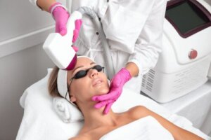 The Advantages of CO2 Laser for Periocular Aging