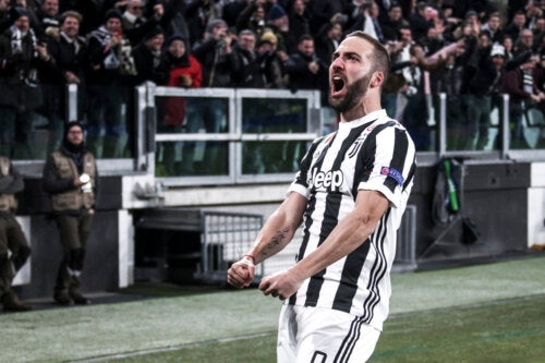 Gonzalo Higuain and His 75 Kilo Diet in Italy