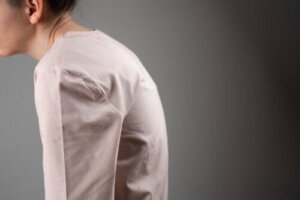 What is Kyphosis and Why Does it Occur? 6 Tips to Treat Kyphosis