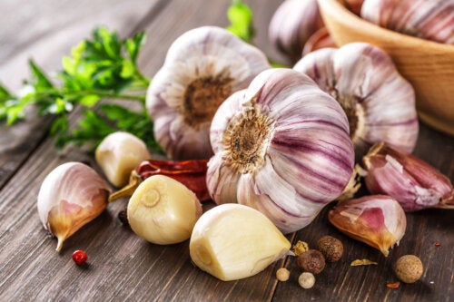 Myths About Garlic Consumption and The Facts