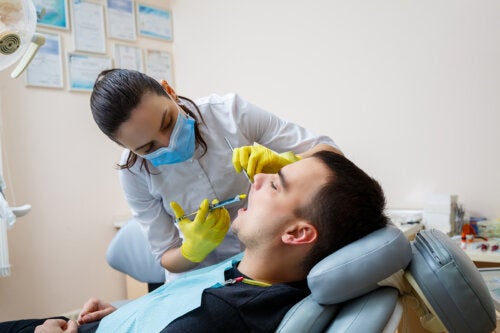 Local Anesthesia in Dentistry: Discover its Benefits and Risks
