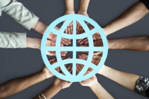 Social Globalization: Characteristics, Advantages, and Disadvantages