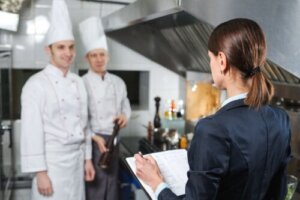 What is Extrinsic Motivation and How Can it Affect Behavior?