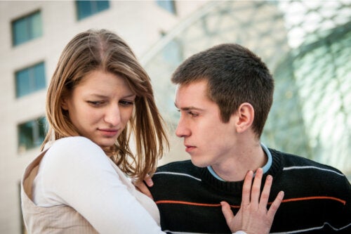 5 Possible Signs of Violence in Teenage Couples
