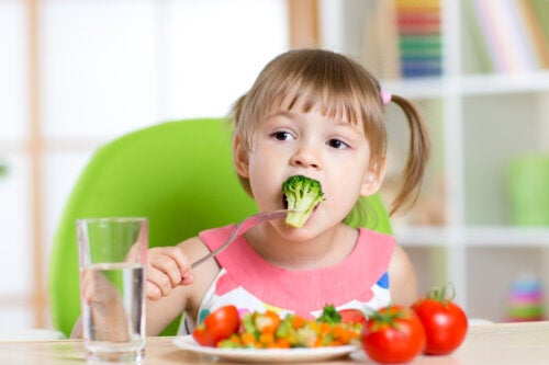 A Vegetarian Diet for Children: Advantages and Disadvantages