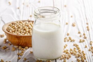 Plant-Based Yogurts: All You Need to Know