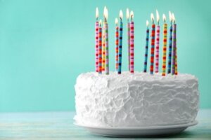 Prepare this Delicious Birthday Cake at Home