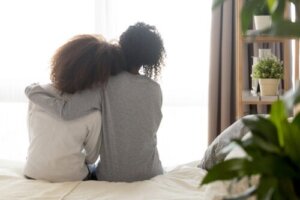 How to Talk to Your Daughter About Her First Menstrual Period
