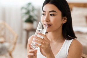 All About Alkaline Water and Its Effects