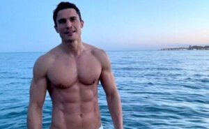 4 Exercises to Get the Pectorals of Álex González