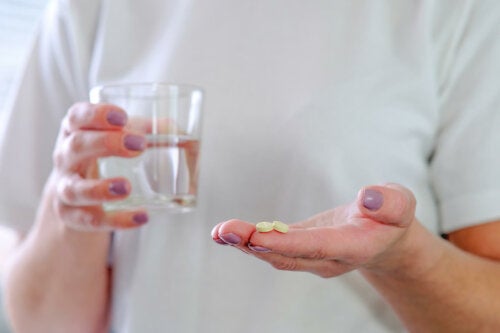 Problems Swallowing Pills? 9 Methods to Help You
