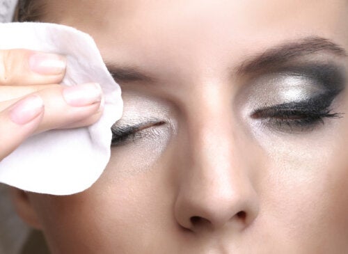 Makeup Remover Wipes vs. Micellar Water