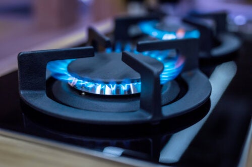 Should Gas Stoves Be Regulated? These Are Their Main Health Risks