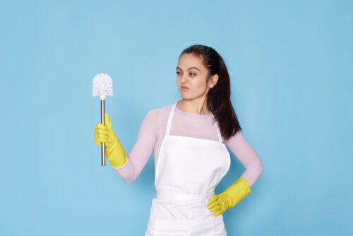 Learn How to Clean and Disinfect Cleaning Tools