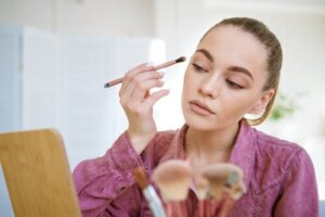 10 Makeup Mistakes to Avoid During the Holiday Season