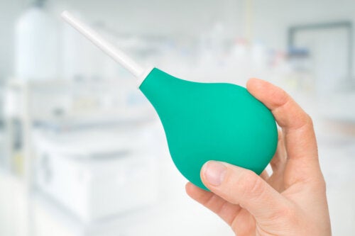 How to Do an Enema at Home and Its Risks