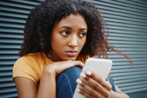 Do Social Networks Worsen Bulimia and Anorexia?