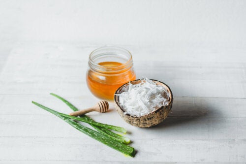 How to Make a Honey Facial Cleanser at Home