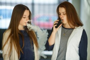 Electronic Cigarettes: Do They Affect The Health of Your Mouth?
