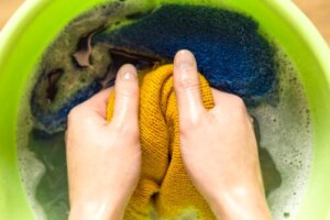 How to Stop Clothes from Shedding Lint