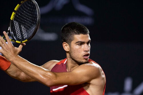 How Carlos Alcaraz Trains Physically and Mentally to Win His Matches