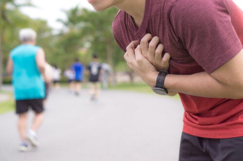 Chest Pain On The Right Side: 9 Possible Causes and Treatments