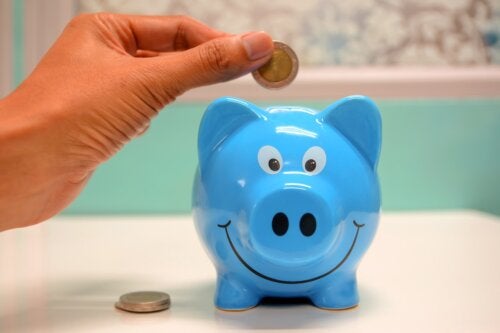 5 Tips to Manage Monthly Household Expenses and Save Without Noticing It