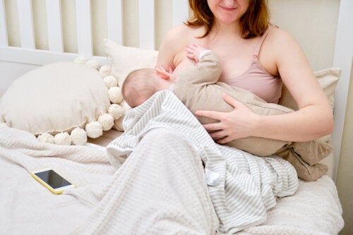 The way to prevent nipple cracks during lactation