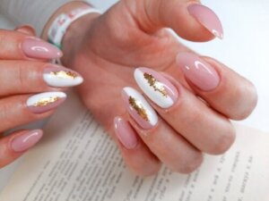 30 Acrylic Nail Designs for All Tastes