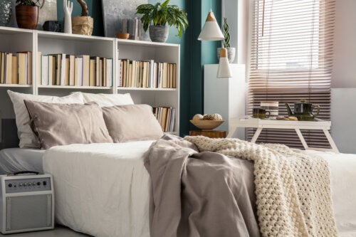 8 decorating ideas for a small master suite