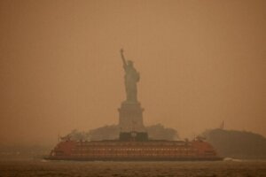 New York Breathes Air Polluted by Canadian Wildfires: Learn About the Risks