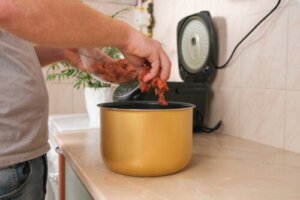 5 Easy and Complete Recipes to Prepare in a Slow Cooker