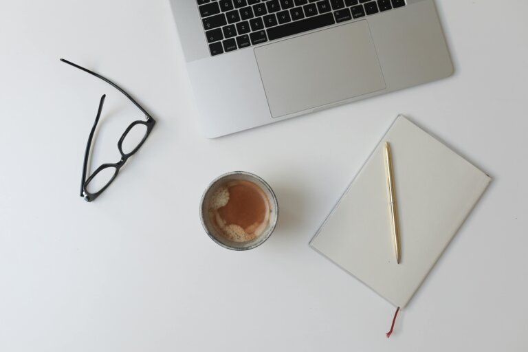 Non-Invasive Ways to Protect Your Eyes from Blue Light